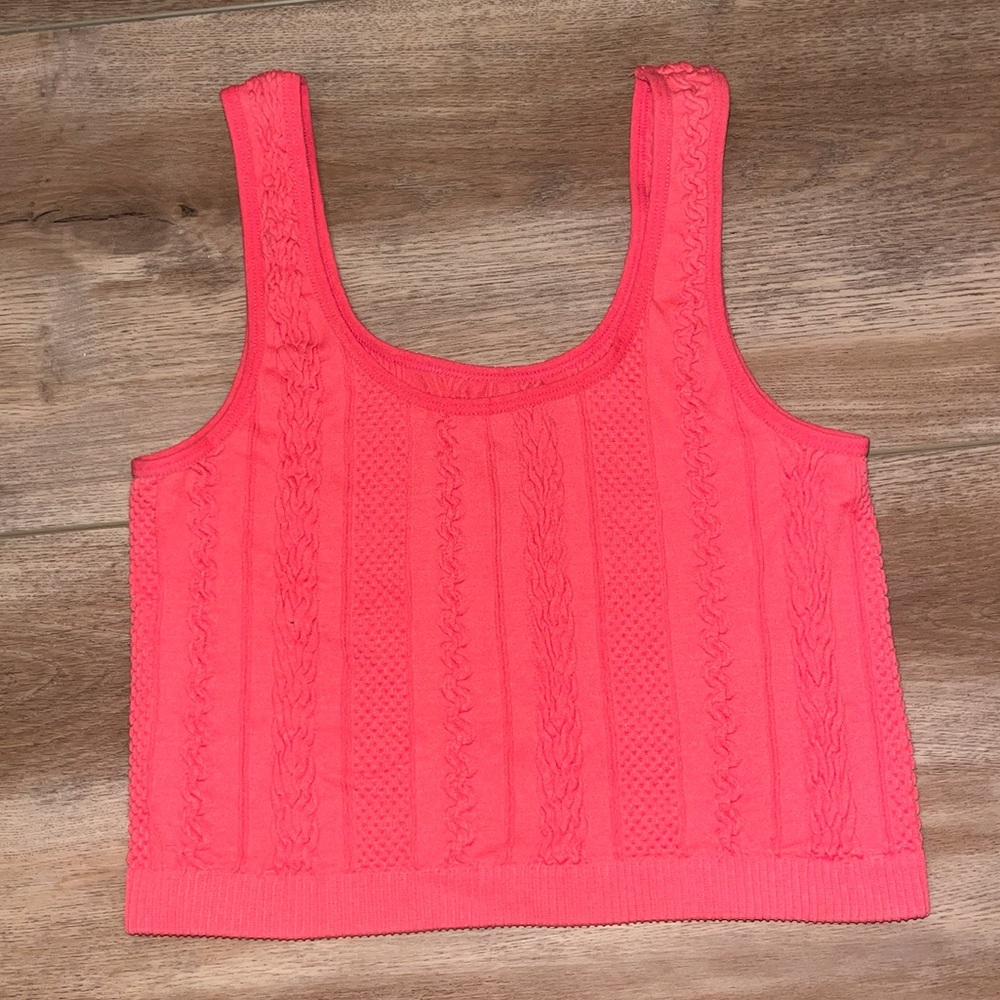 Gorgeous Coral/Peach Crop Tank with Unique Ribbing Design!